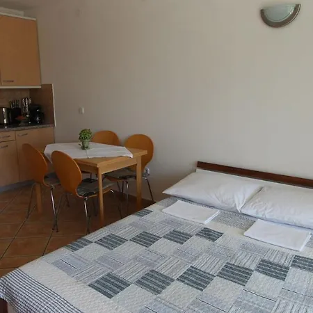 בית הארחה Grahovac מאלינסקה