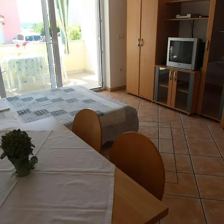 Grahovac בית הארחה 3*